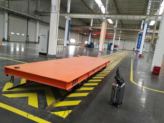 Krachtige laadcapaciteit wagen Voor machine Bewegen 360 graden draaien 30t Electric Trackless platte wagen